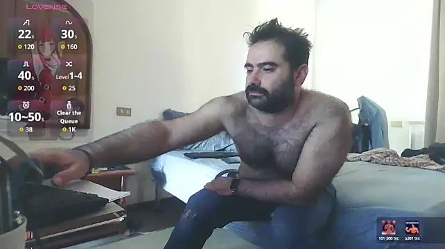 Snapshot of Attila985 chatting on 06-25-26, 03:39 Attila985 online show from 06-25-26, 03:39