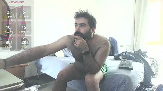 Snapshot of Attila985 chatting on 07-22-26, 03:25 Attila985 online show from 07-22-26, 03:25