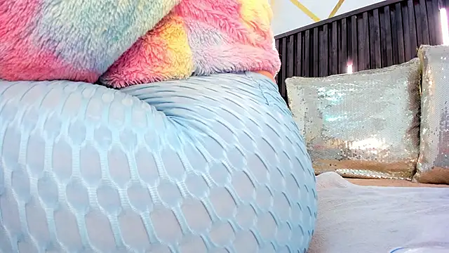 Snapshot of _rebecca1 chatting on 10-30-25, 02:14 rebecca1 online show from 10-30-25, 02:14