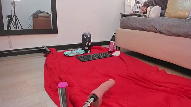 Snapshot of _rebecca1 chatting on 12-13-25, 08:04 rebecca1 online show from 12-13-25, 08:04