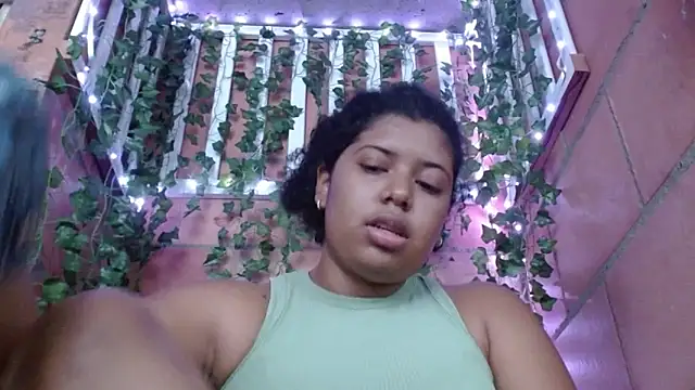 Snapshot of belindathompson chatting on 12-27-24, 09:54 belindathompson online show from 12-27-24, 09:54
