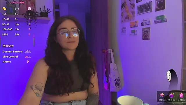 linda giggle online show from 06-18-26, 01:04