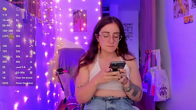 linda giggle online show from 11-27-25, 10:21