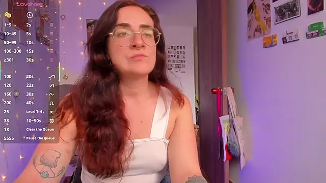 linda giggle online show from 12-05-25, 03:32