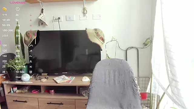 linda giggle online show from 12-19-25, 02:30