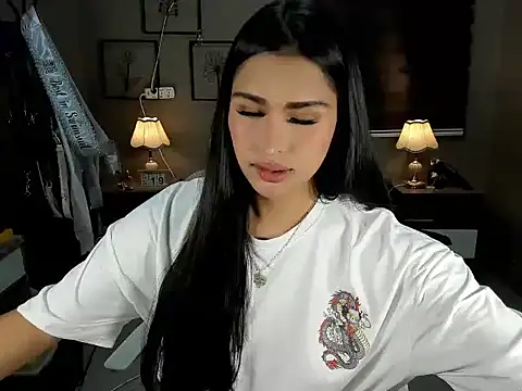 Snapshot of EternityBanks chatting on 12-19-25, 09:39 EternityBanks online show from 12-19-25, 09:39