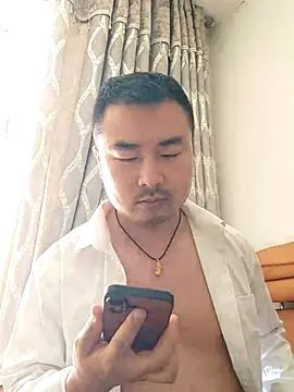 Snapshot of guozuo chatting on 06-12-26, 02:20 guozuo online show from 06-12-26, 02:20