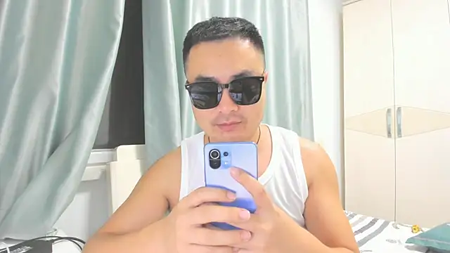 Snapshot of guozuo chatting on 09-10-25, 02:16 guozuo online show from 09-10-25, 02:16
