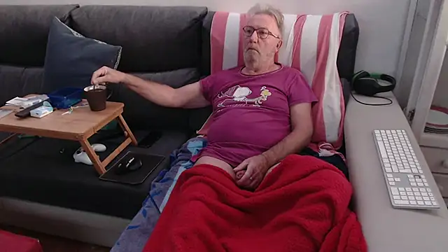 Nudelschwanz online show from 12-05-25, 08:13