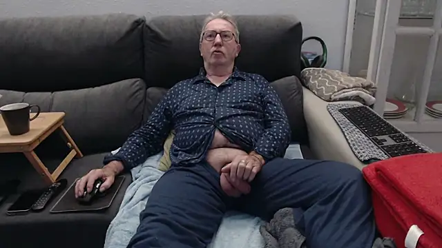 Nudelschwanz online show from 03-14-26, 06:19