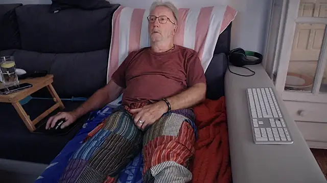 Nudelschwanz online show from 10-12-25, 04:41