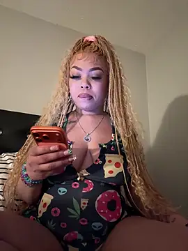 Snapshot of ThickAssRena chatting on 04-27-26, 03:04 ThickAssRena online show from 04-27-26, 03:04