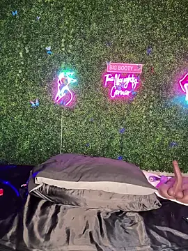 ThickAssRena online show from 04-01-26, 01:41