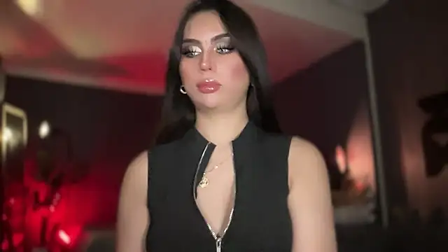Snapshot of Mistress_supreme chatting on 09-19-25, 02:15 Mistress supreme online show from 09-19-25, 02:15