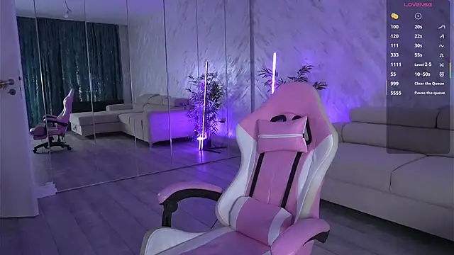 Snapshot of SinwithAmy chatting on 12-20-25, 07:39 SinwithAmy online show from 12-20-25, 07:39