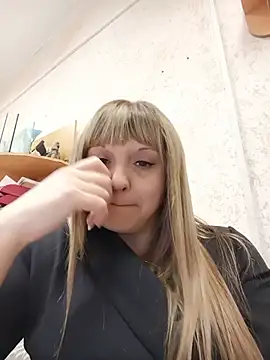 Snapshot of Office_Albertina chatting on 05-28-26, 10:15 Office Albertina online show from 05-28-26, 10:15