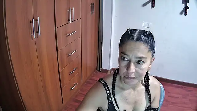 Anitta muscle online show from 09-09-25, 09:46