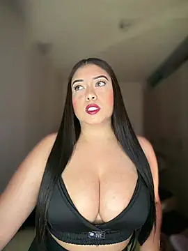 Snapshot of cami_ortiz__ chatting on 07-26-26, 09:43 cami ortiz online show from 07-26-26, 09:43