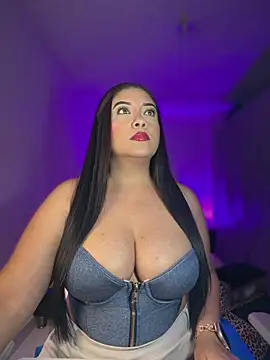 Snapshot of cami_ortiz__ chatting on 05-29-26, 05:02 cami ortiz online show from 05-29-26, 05:02