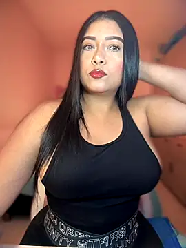 Snapshot of cami_ortiz__ chatting on 10-10-25, 04:35 cami ortiz online show from 10-10-25, 04:35