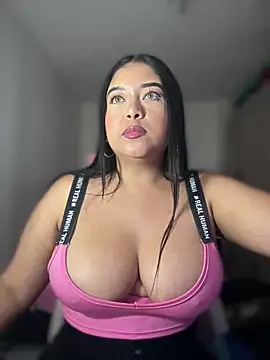Snapshot of cami_ortiz__ chatting on 03-03-25, 12:34 cami ortiz online show from 03-03-25, 12:34