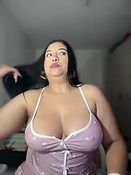 Snapshot of cami_ortiz__ chatting on 03-07-25, 06:46 cami ortiz online show from 03-07-25, 06:46