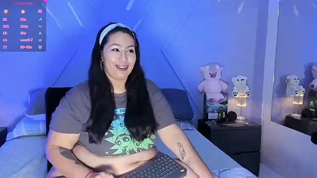 emmajohnss online show from 06-24-26, 04:00