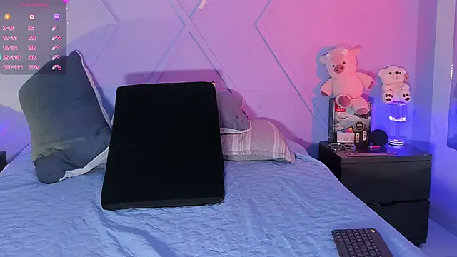 emmajohnss online show from 06-18-26, 04:11