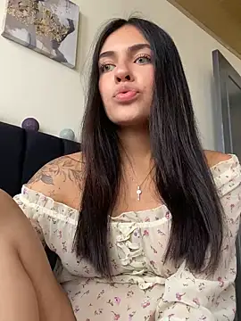 DaphneUwu online show from 12-29-24, 05:22