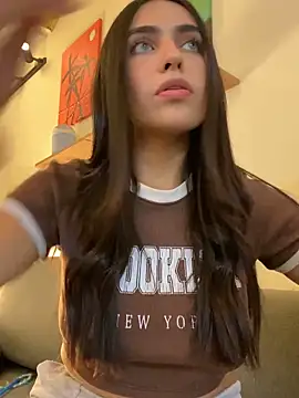 DaphneUwu online show from 10-15-25, 12:53