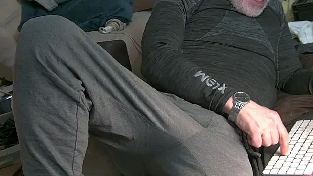 mike30nbg online show from 04-12-26, 08:01