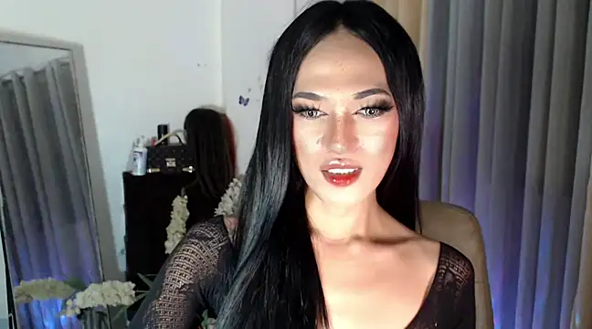 Snapshot of Ts-Glamourosa chatting on 03-15-25, 06:43 Ts-Glamourosa online show from 03-15-25, 06:43