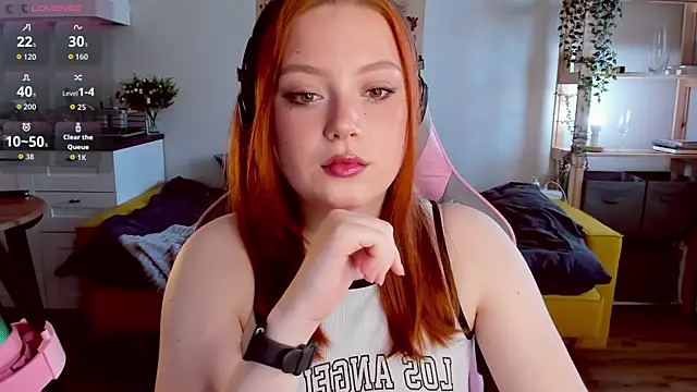 Snapshot of Sofy_Benson chatting on 09-11-25, 11:21 Sofy Benson online show from 09-11-25, 11:21