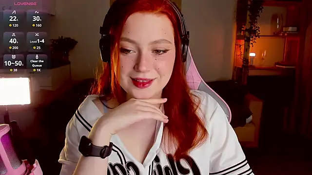 Snapshot of Sofy_Benson chatting on 10-22-25, 02:27 Sofy Benson online show from 10-22-25, 02:27