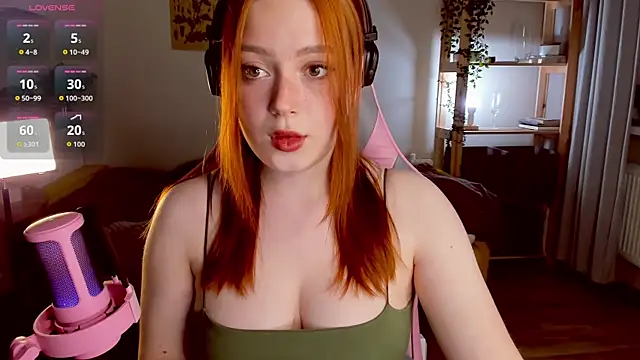 Snapshot of Sofy_Benson chatting on 10-07-25, 03:57 Sofy Benson online show from 10-07-25, 03:57