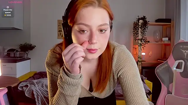 Snapshot of Sofy_Benson chatting on 10-03-25, 12:28 Sofy Benson online show from 10-03-25, 12:28