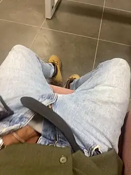 amyalaruz34ist online show from 11-13-25, 04:00