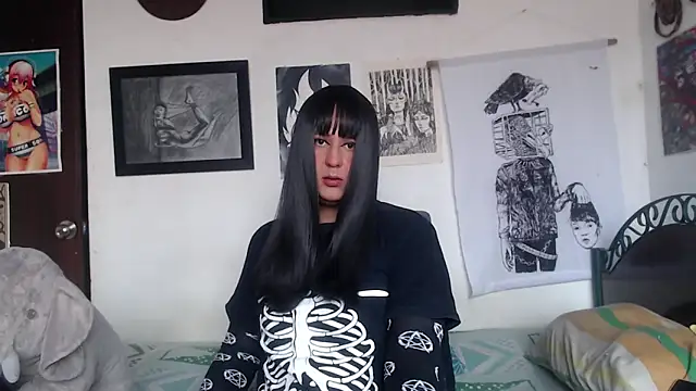 Snapshot of cosmicwind chatting on 05-20-26, 01:41 cosmicwind online show from 05-20-26, 01:41