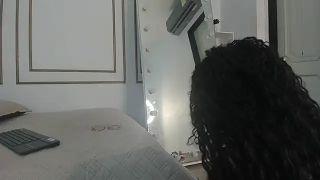 kristyl paez online show from 02-02-26, 06:51