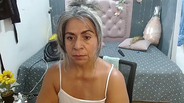 Snapshot of lalisha_96 chatting on 04-26-26, 01:03 lalisha 96 online show from 04-26-26, 01:03