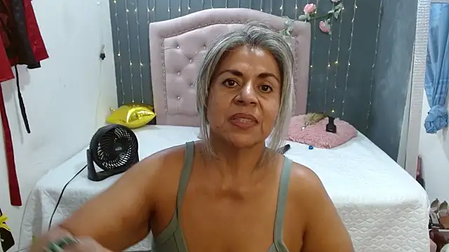 Snapshot of lalisha_96 chatting on 05-15-26, 11:03 lalisha 96 online show from 05-15-26, 11:03