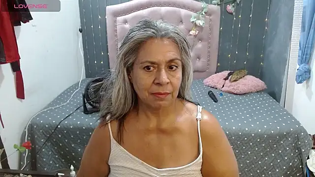 Snapshot of lalisha_96 chatting on 06-29-26, 11:48 lalisha 96 online show from 06-29-26, 11:48