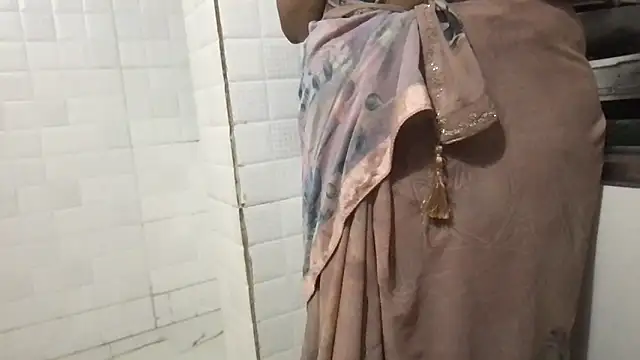 Riyasingh9 online show from 10-17-25, 03:21