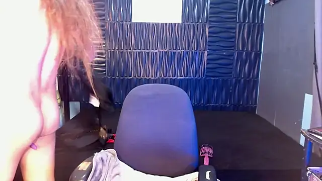 UrtopshemalegoddessAliyah online show from 06-24-26, 09:34