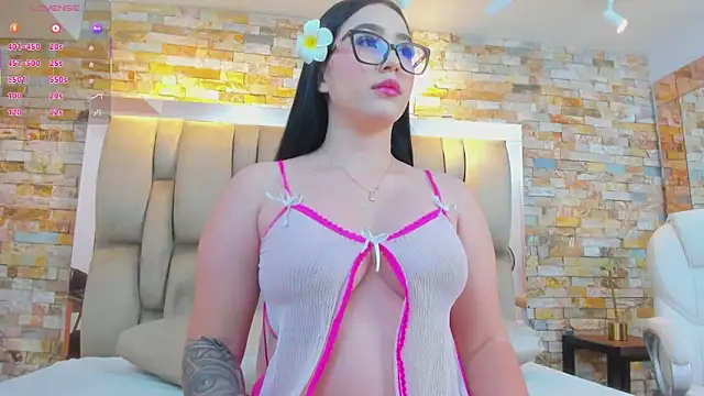 Snapshot of aria_paul chatting on 04-25-26, 10:51 aria paul online show from 04-25-26, 10:51