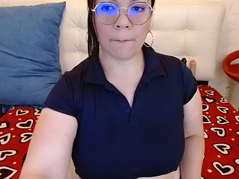 Snapshot of Angiee_BBW chatting on 10-14-25, 06:52 Angiee BBW online show from 10-14-25, 06:52