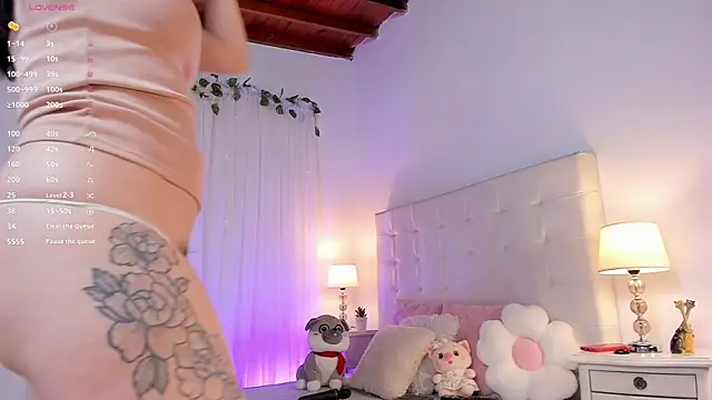 tatikiss  online show from 09-22-25, 11:38