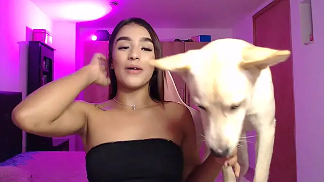 Snapshot of GiltRosebush chatting on 01-23-25, 03:05 GiltRosebush online show from 01-23-25, 03:05