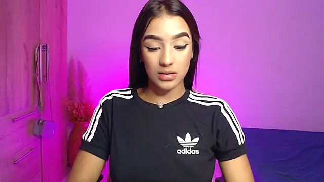 Snapshot of GiltRosebush chatting on 01-10-25, 11:18 GiltRosebush online show from 01-10-25, 11:18