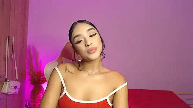 Snapshot of GiltRosebush chatting on 12-18-24, 09:08 GiltRosebush online show from 12-18-24, 09:08